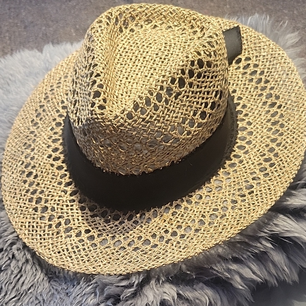 NEW Light Beige Wide Brim Straw Hat with Classic black Band